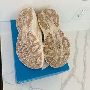 Women’s Hoka Bondi 8 Running shoes